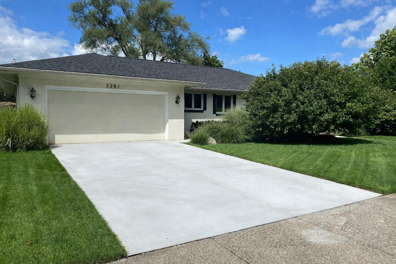 Concrete driveway building